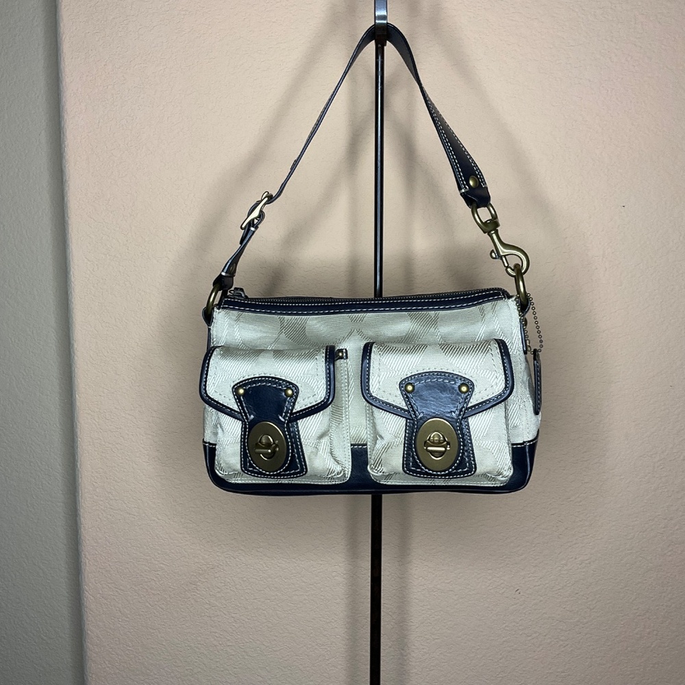 Coach Signature Hampton Cargo Pocket 10894 Navy Trim Double Turnlock Bag - Picture 13 of 13